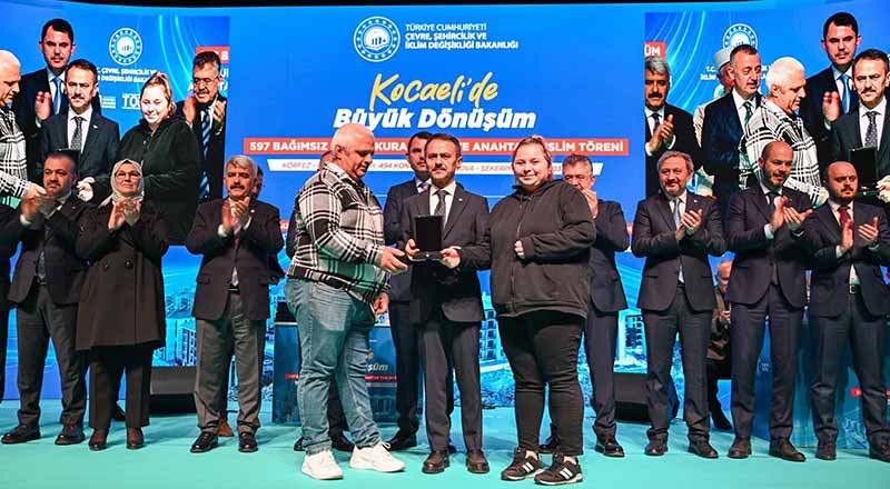 Çevre, Şehircilik ve İklim Değişikliği Bakanı Sayın Murat Kurum, Kura Çekimi ve Anahtar Teslim Törenine Katıldı