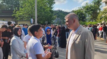 BAŞKAN SEZER SINAVA GİREN ÖĞRENCİLERE BAŞARILAR DİLEDİ