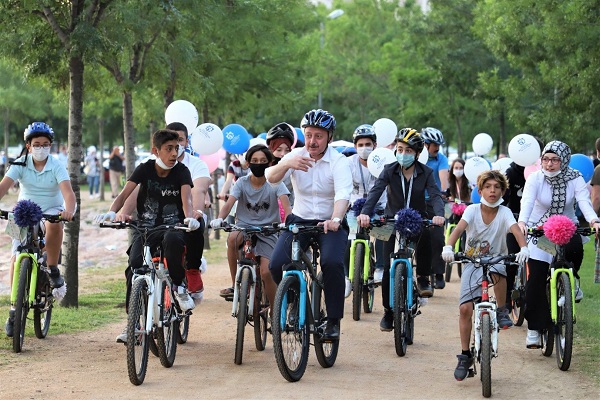 Dereceye girecek gençlere bisiklet