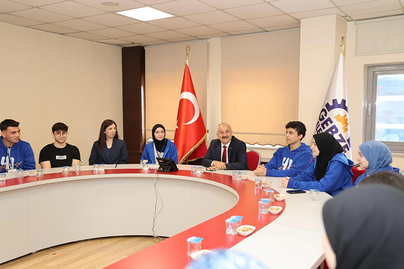 BAŞKAN BÜYÜKGÖZ 41 GENÇ’İ AĞIRLADI