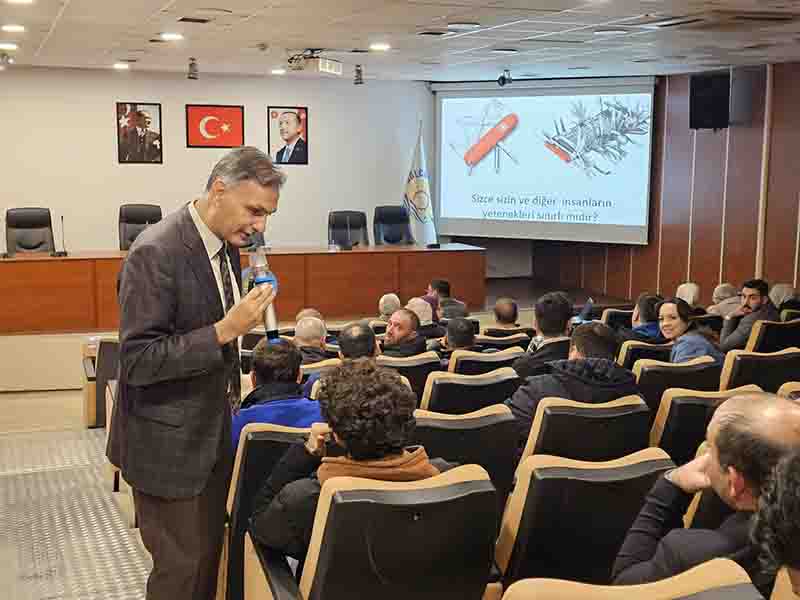 GÖLCÜK BELEDİYESİ PERSONELİNİN BİLGİ VE YETKİNLİĞİ EĞİTİMLERLE ARTTIRILIYOR