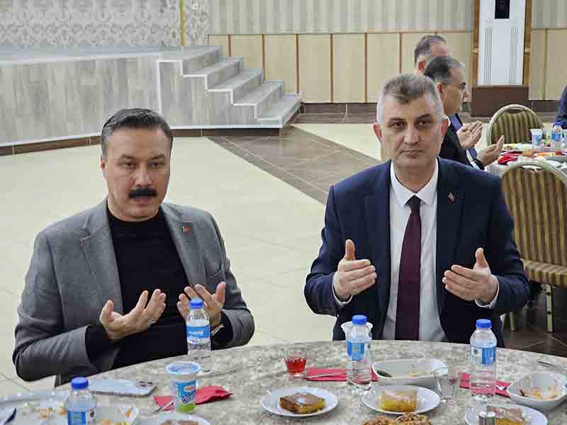 BAŞKAN SEZER ŞEHİT VE GAZİ AİLELERİ İLE İFTARD SOFRASINDA BİR ARAYA GELDİ