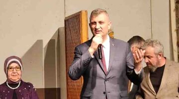GÖLCÜKLÜ KADINLARIN TİYATRO PERFORMANSI HAYRAN BIRAKTI