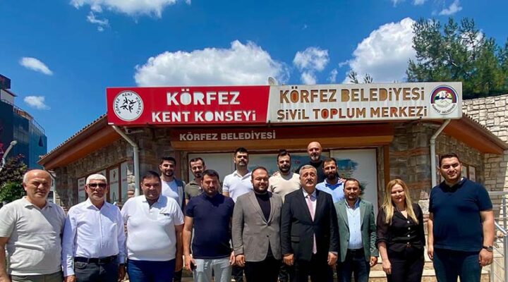 Önal, iş dünyası ile gençleri konuştu