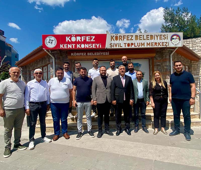 Önal, iş dünyası ile gençleri konuştu
