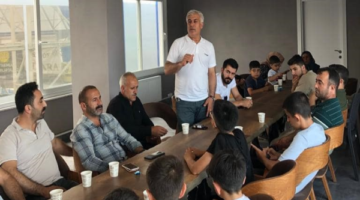 Yaşar ve yönetimi sporcularla bayramlaştı