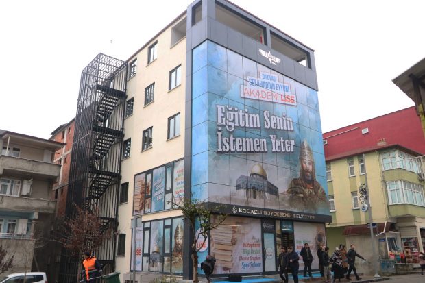 “Bu lisede geleceğin Selahaddin Eyyubi’leri yetişecek”