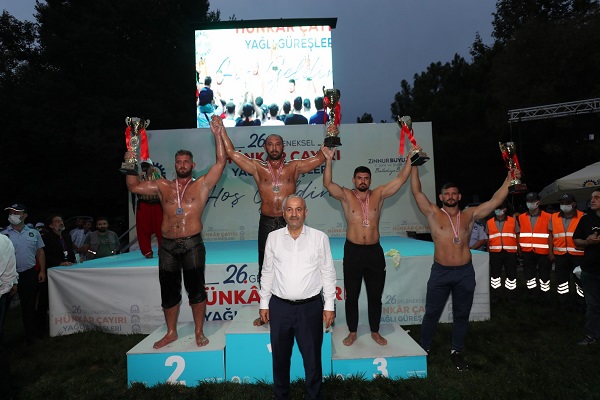 Hünkar Çayırı Yağlı Güreşleri’nin şampiyonu Ali Gürbüz