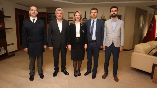 Karaosmanoğlu, Candemir ve yönetimini konuk etti