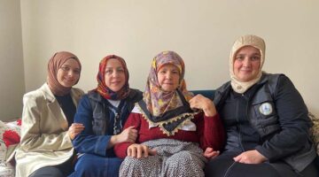BAŞKAN KOCAMAN KARTEPELİ BÜYÜKLERİ UNUTMADI