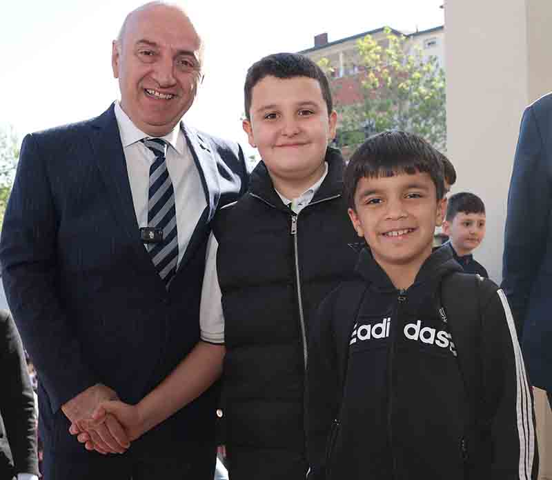 BAŞKAN MUZAFFER BIYIK’TAN 23 NİSAN MESAJI