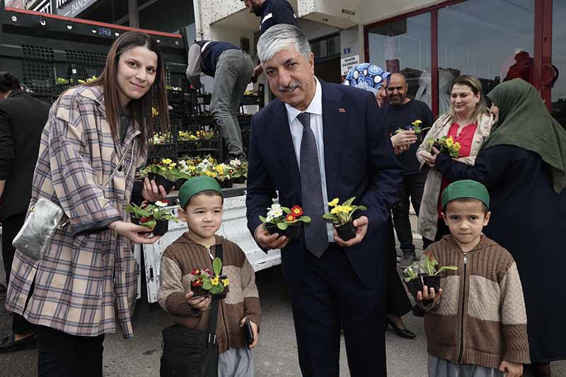 BAŞKAN ÖMEROĞLU’NDAN 8 MART’A ÖZEL PROGRAM