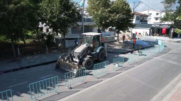 Başiskele sahilinde üstyapı sil baştan     Kocaeli Büyükşehir Belediyesi, Başiskele sahilinde trafik akışını düzenlemek, yaya güvenliğini artırmak ve otopark sorununa çözüm getirmek amacıyla kapsamlı bir üstyapı çalışması başlattı.