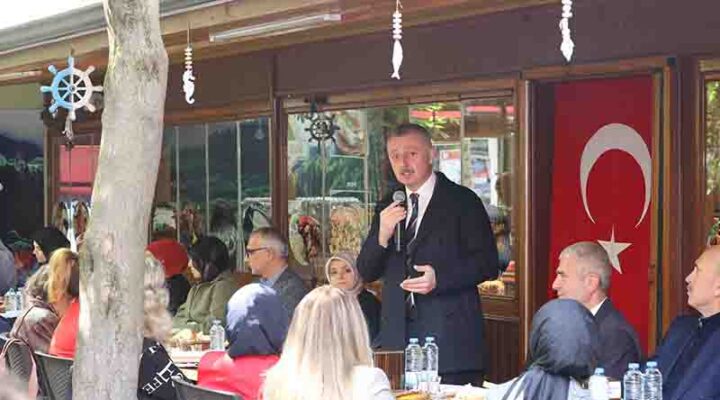 Başkan Büyükakın, Gebze’de kadın esnaflarla buluştu