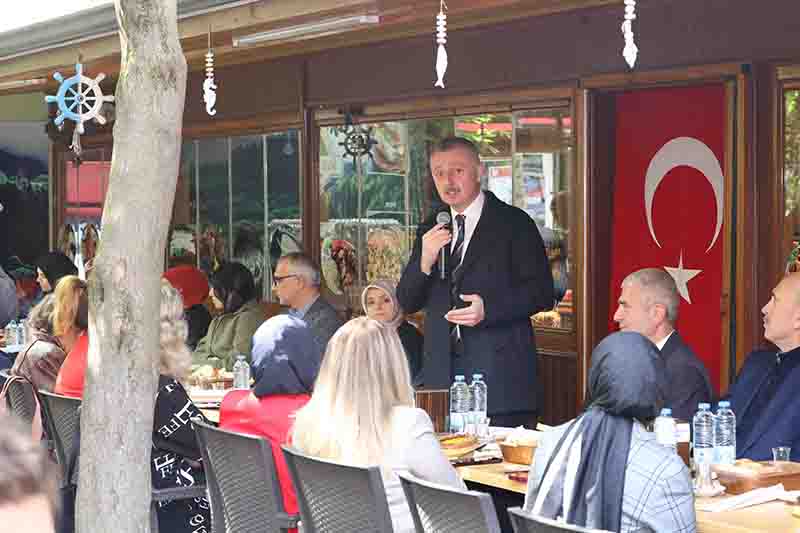 Başkan Büyükakın, Gebze’de kadın esnaflarla buluştu