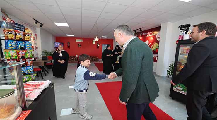 Bir günde üç açılışa katıldı, ziyaretler yaptı Başkan Büyükakın esnafları yalnız bırakmıyor