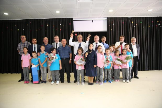 Bıyık öğrencileri yalnız bırakmadı