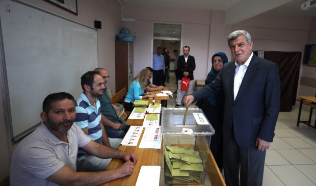 Başkan Karaosmanoğlu oyunu kullandı