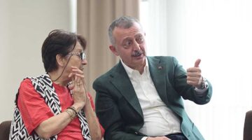 Büyükakın, Anneler Günü’nde şehit ailesi ve huzurevine gitti