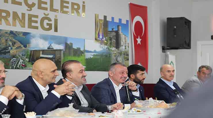 Büyükakın, Çayırova’da dernekleri ziyaret etti