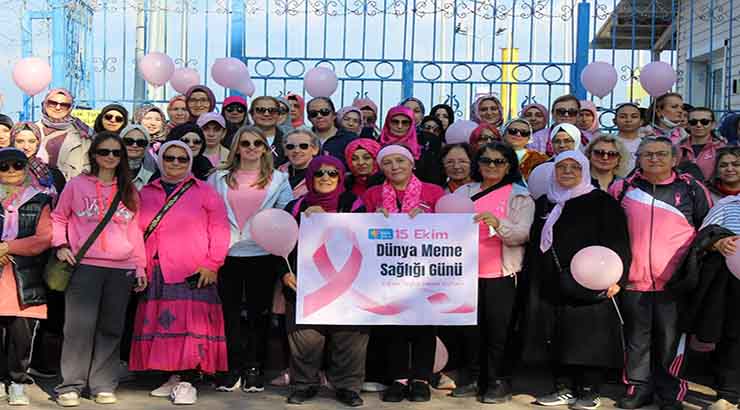 Meme kanserine “pembe kurdele” ile dikkat çektiler;