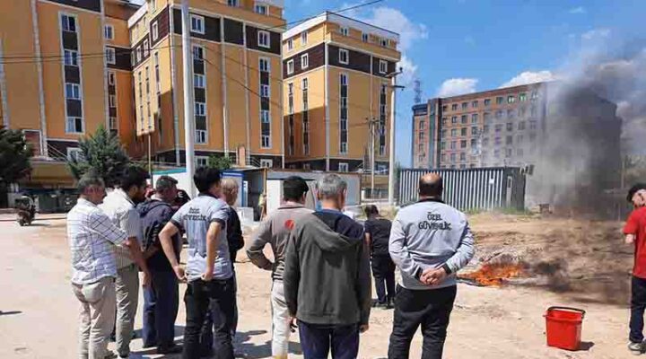 Büyükşehir İtfaiyesi’nden uygulamalı eğitimi