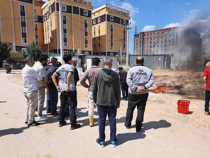 Büyükşehir İtfaiyesi’nden uygulamalı eğitimi