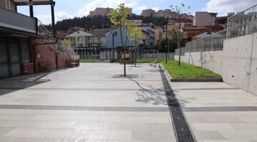 Büyükşehir, İzmit Başaran Camii Meydanı’nı yeniledi