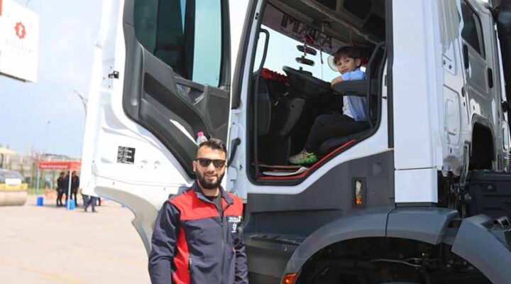 Büyükşehir, geleceğin mühendislerini buluşturdu