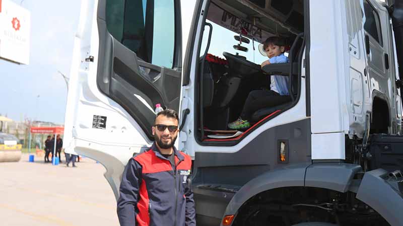 Büyükşehir, geleceğin mühendislerini buluşturdu