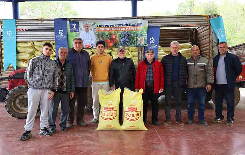 Büyükşehir’den 1.785 üreticiye 500 ton gübre desteği