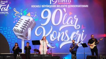 Büyükşehir’in 90’lar Konseri mest etti