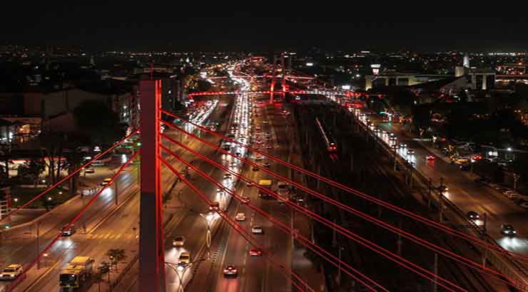 Kocaeli gündüz başka gece başka güzel;
