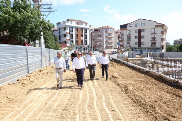 Bıyık, Kapalı Pazar Yerinde İncelemelerde Bulundu