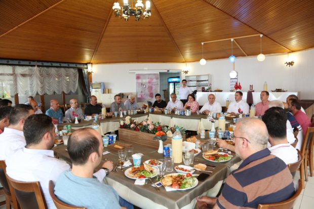 Darıcalı hayırsever iş adamlarına plaket