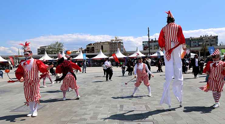 “Bi Dünya Eğlence” etkinliklerini sakın kaçırmayın; Çocuklar gülsün, bu neşe sürsün