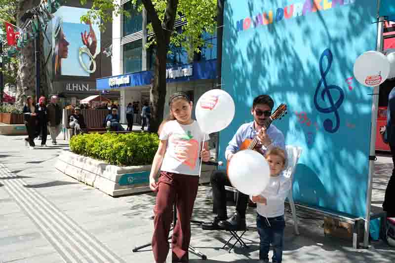 Cumhuriyet Bulvarı’nda 23 Nisan’a özel “Notalı Duraklar”