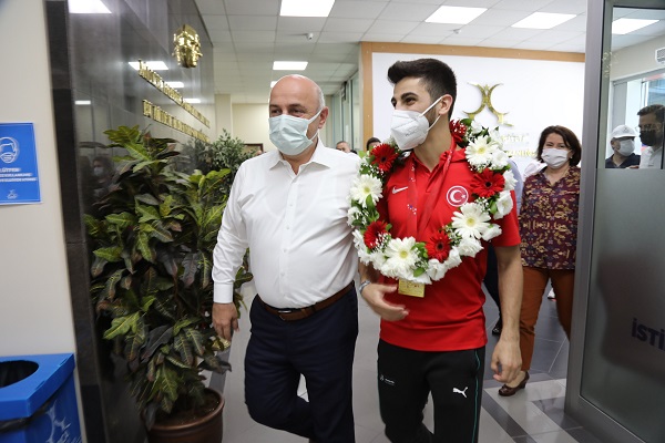 Darıca’nın Yıldızı Şamdan Olimpiyatlarda!