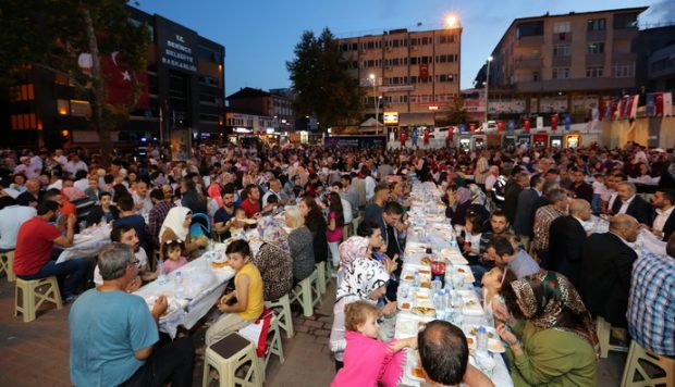 Kent Meydanı’nda 30 Gün Boyunca Çayhane