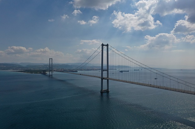 Osmangazi Köprüsü’nün hemen yanında