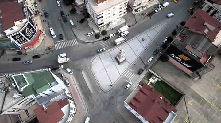 Büyükşehir, konforlu ulaşım için kentin her noktasında çalışıyor;
