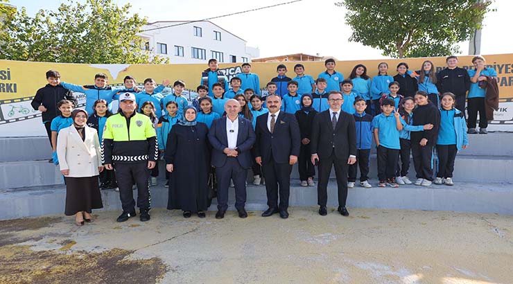 DARICALI ÇOCUKLARA TRAFİK BİLİNCİ AŞILANIYOR