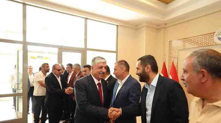 Dilovası’nda Geleneksel Bayramlaşma Töreni Düzenlendi