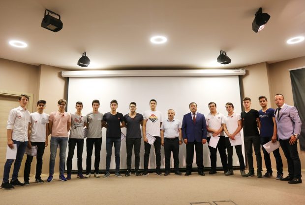 ‘Başıma icat çıkar’