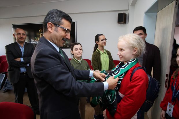 Tataristanlı Çocuklara Kocaelispor Atkılı Karşılama