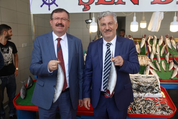 Özak ve Bayram Balıkhan’ın İlk Müşterileri Oldu