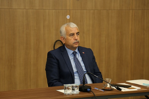 Gündoğdu, projeler hakkında bilgi aldı