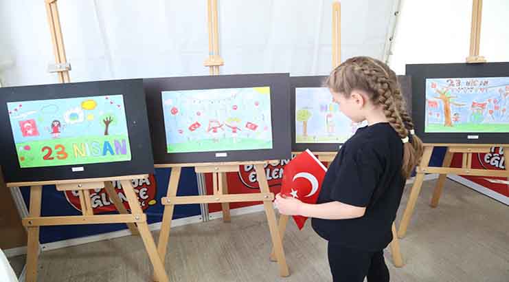 Büyükşehir’den minik sanatçılara sergi alanı; En özel eserler şenlikte sergileniyor