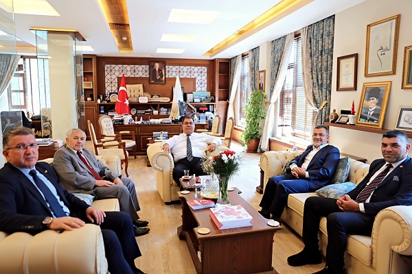 Rektör Aslan’ı ziyaret ettiler