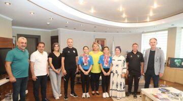 Fatma Başkan, İzmit’in gururu olan genç cimnastikçileri tebrik etti
